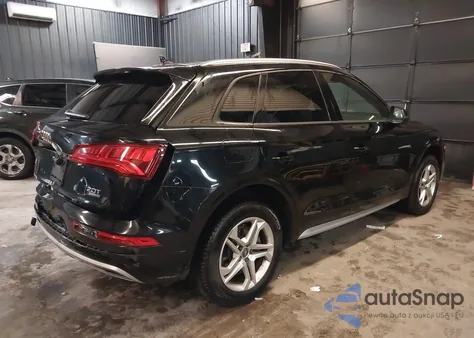 2018 Audi Q5 2.0T Premium/2.0T Tech Premium z USA, uszkodzony, nr VIN WA1ANAFY5J2072224